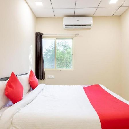 ホテル Jagtara Residency インドール エクステリア 写真