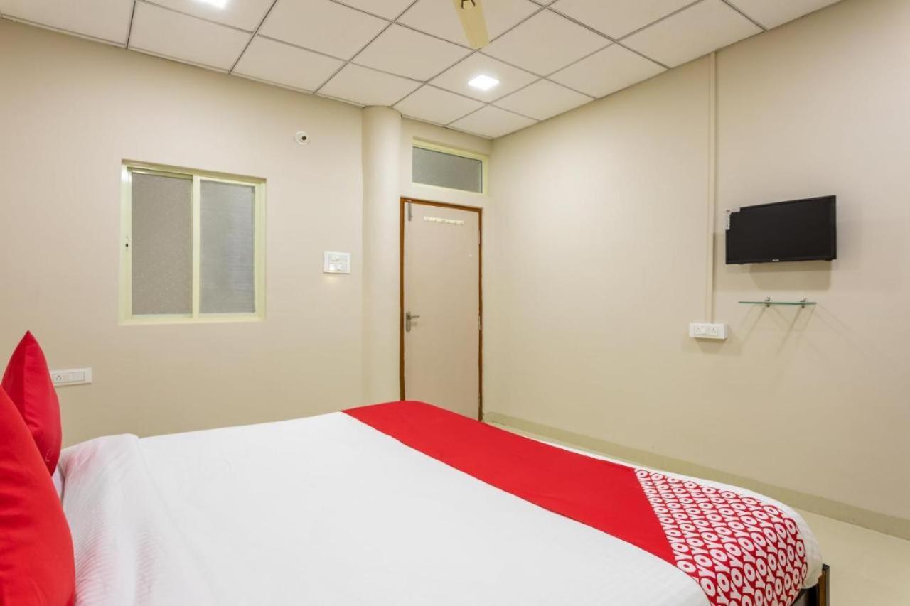 ホテル Jagtara Residency インドール エクステリア 写真